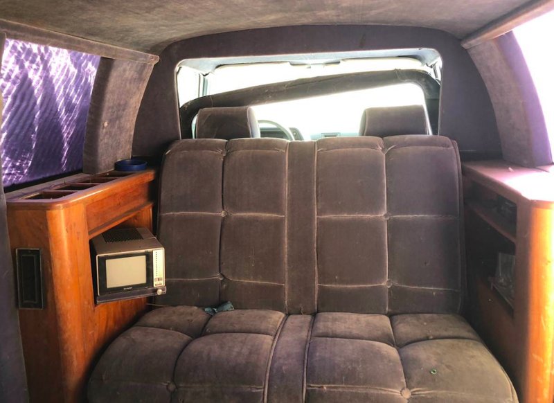 Illustration for article titled Someone Made a Limo Out of a Mid '80s Honda Accord and I Have So Many Questions